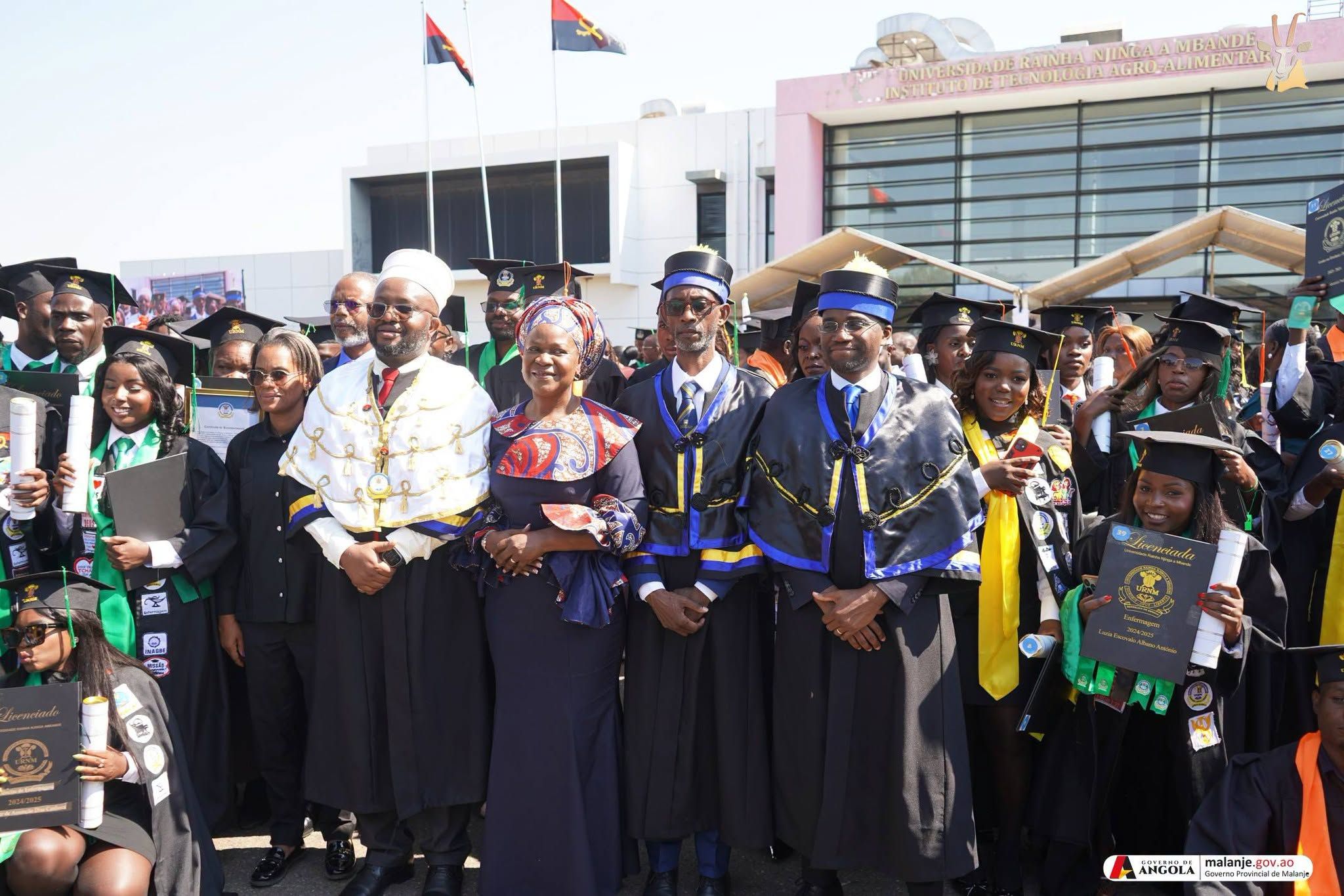 <br />
<b>Notice</b>:  Undefined index: title in <b>/home/gov/public_html/portais-governo-producao/themes/portalweb/galeria-itens.php</b> on line <b>148</b><br />
